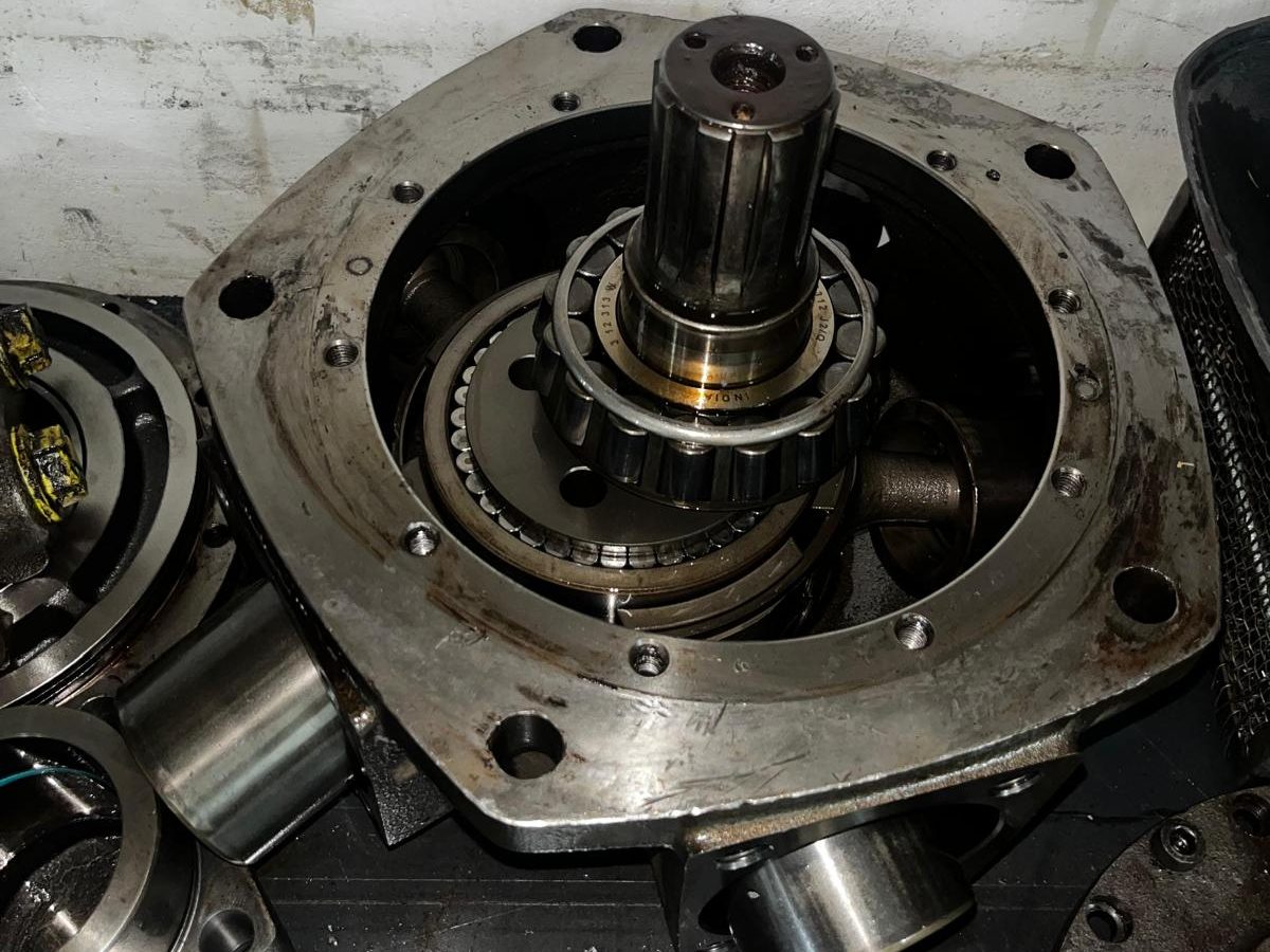 Revizyon sırasında hidrolik motor